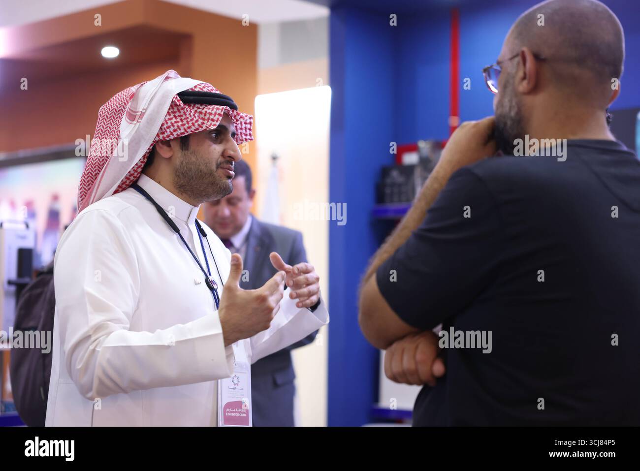 Le aziende saudite partecipano alla Fiera Internazionale di Damasco a sostegno dell'economia Syrias post-Assad le aziende saudite espongono prodotti e investimenti all'interno del padiglione saudita alla Fiera Internazionale di Damasco, la prima edizione dopo la caduta di Bashar al-Assad, sottolineando il sostegno di Riyad alla ripresa economica siriana. Damasco Siria Copyright: XMohammadxBashirxAldaherx Foto Stock