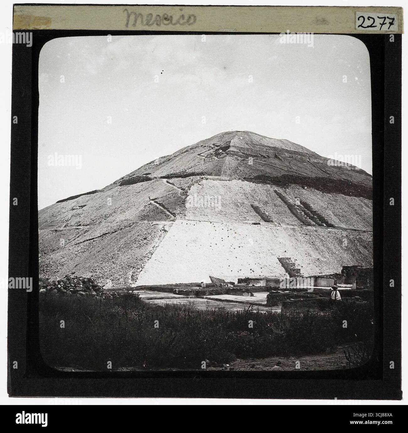 Foto storica d'epoca della Piramide del Sole a Teotihuacan, Messico, fotografata da Tempest Anderson. 1906. Foto Stock
