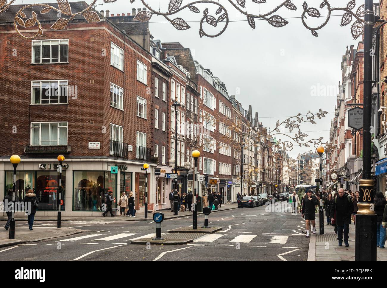 Angolo os Marylebone High Street e Weymouth Street, Londra, Inghilterra, Regno Unito. Foto Stock