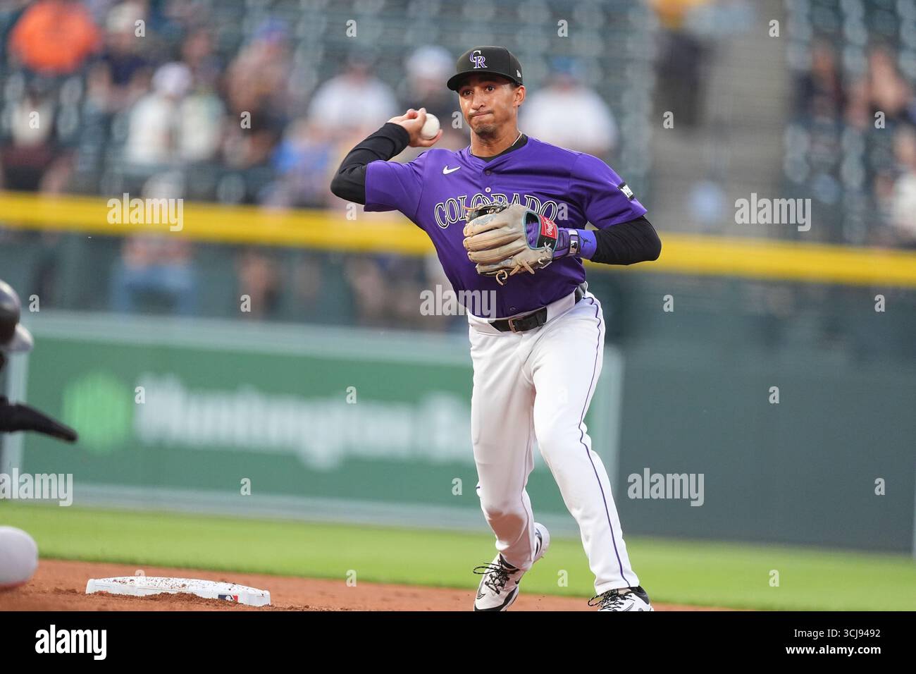 Colorado Rockies second baseman Ryan Ritter (8) in the second inning of a baseball game Wednesday, Sept. 3, 2025, in Denver. (AP Photo/David Zalubowski) Foto Stock