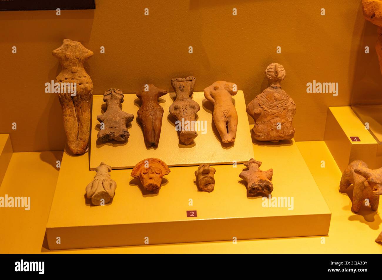 Reperti archeologici del Museo Mardin. Mardin Turchia - 6.27.2025 Foto Stock