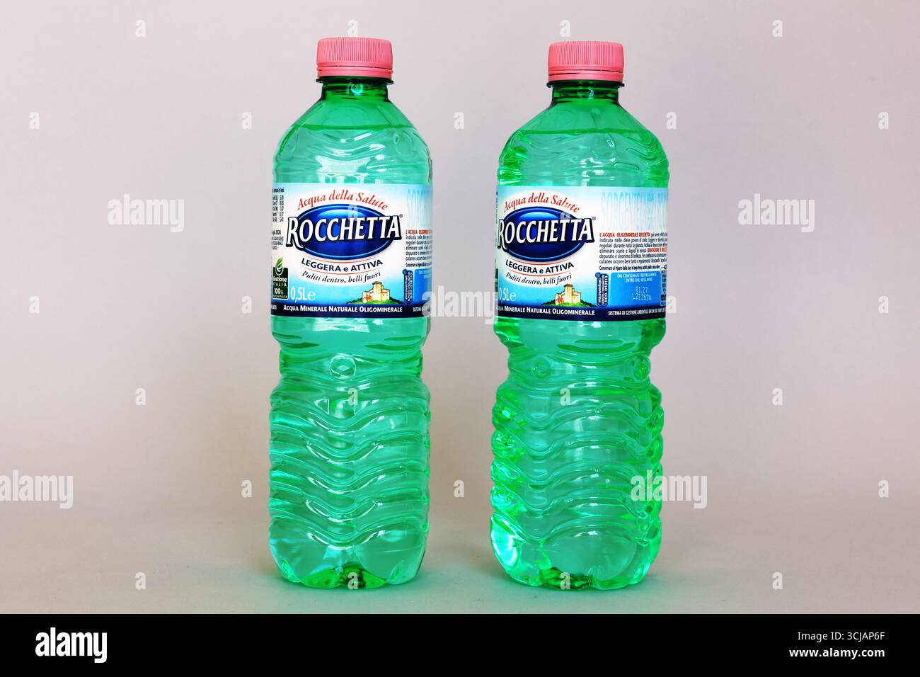 Acqua minerale di Rocchetta, sorgente naturale Oligominerale dall'Italia Foto Stock