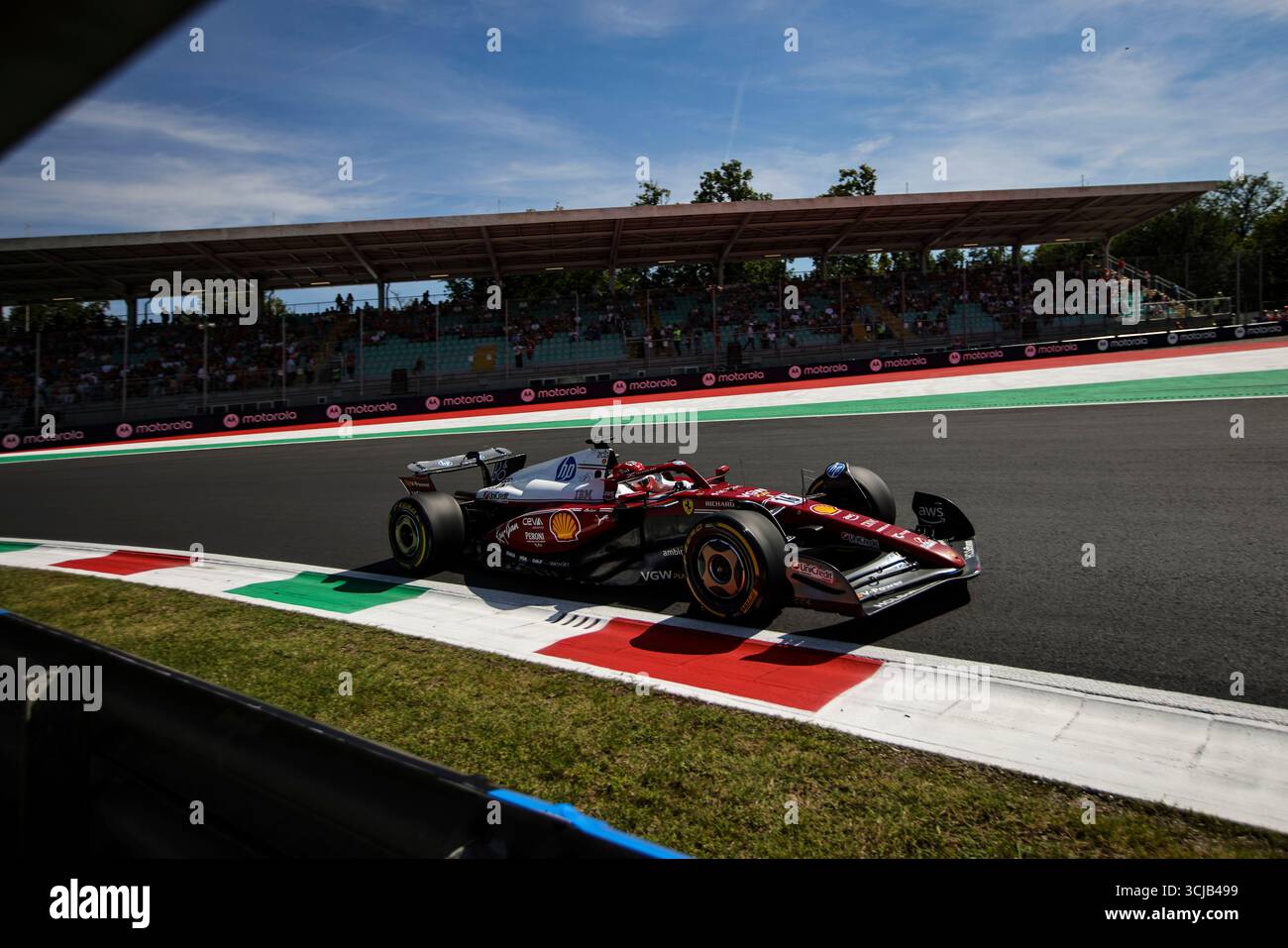 Monza, Italie. 6 settembre 2025. 16 LECLERC Charles (mco), Scuderia Ferrari SF-25, azione durante il Gran Premio d'Italia 2025 di Formula 1 Pirelli, Gran Premio d'Italia 2025, 16° round del Campionato del mondo di Formula 1 2025 FIA dal 5 al 7 settembre 2025 sull'autodromo Nazionale Monza, a Monza, Italia - Photo Xavier Bonilla/DPPI credito: DPPI Media/Alamy Live News Foto Stock