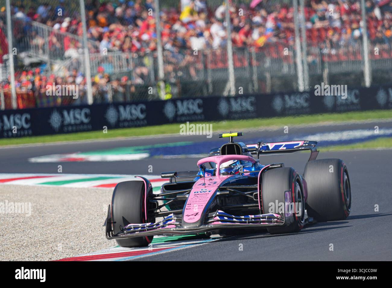 Franco Colapinto dell'Argentina alla guida del (43) BWT Alpine F1 Team A525 durante le qualifiche della Formula 1 PIRELLI Gran Premio d'Italia 2025, 16° round del Campionato del mondo di Formula 1 2025 FIA, 6 settembre 2025 sull'autodromo Nazionale Monza, a Monza, Italia. Crediti: Luca Rossini/Alamy Live News Foto Stock