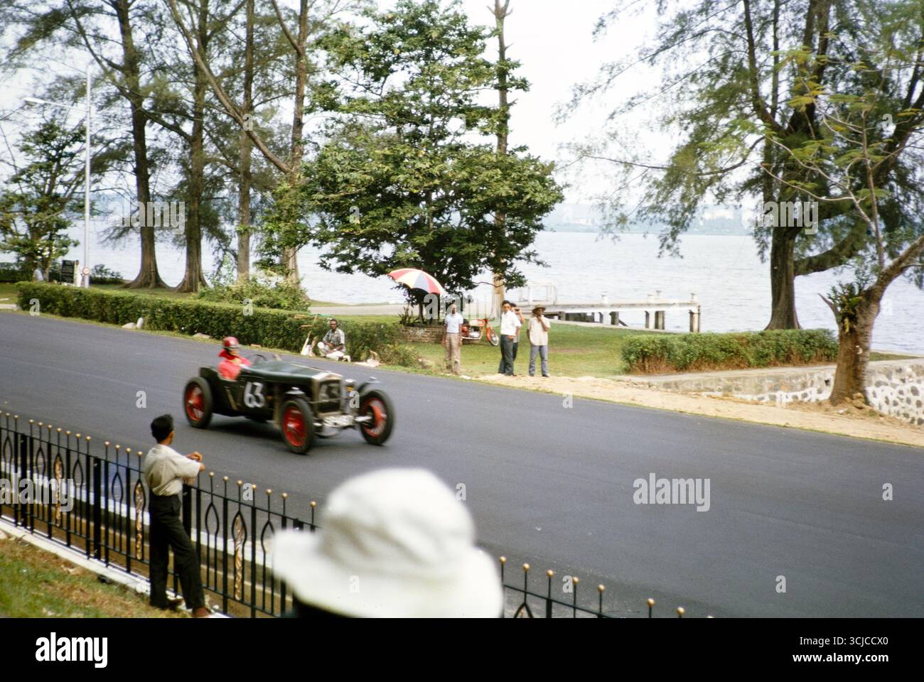 Auto da corsa Fraser Nash d'epoca in competizione nell'evento Formula Libre Johore Grand Prix, Johor Bahru, Malesia, 2 settembre 1963 Foto Stock