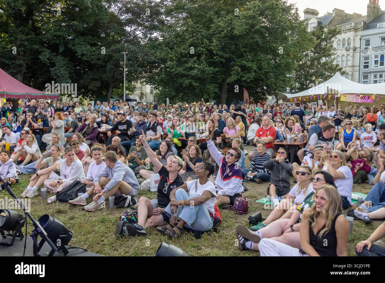 Victoria Gardens, città di Brighton & Hove, Regno Unito. Questo è il Fanzone per la Coppa del mondo di rugby femminile, Inghilterra contro Australia a Brighton. 6 settembre 2025. David Smith/Alamy Foto Stock