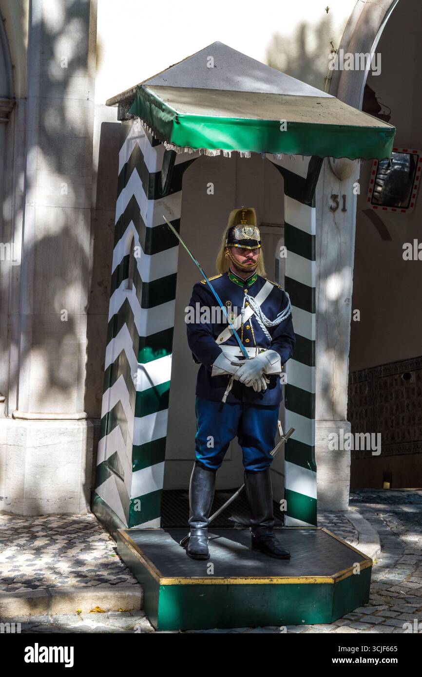 Guardia al Comandante generale della Guarda Nacional Republicana a Lisbona Foto Stock