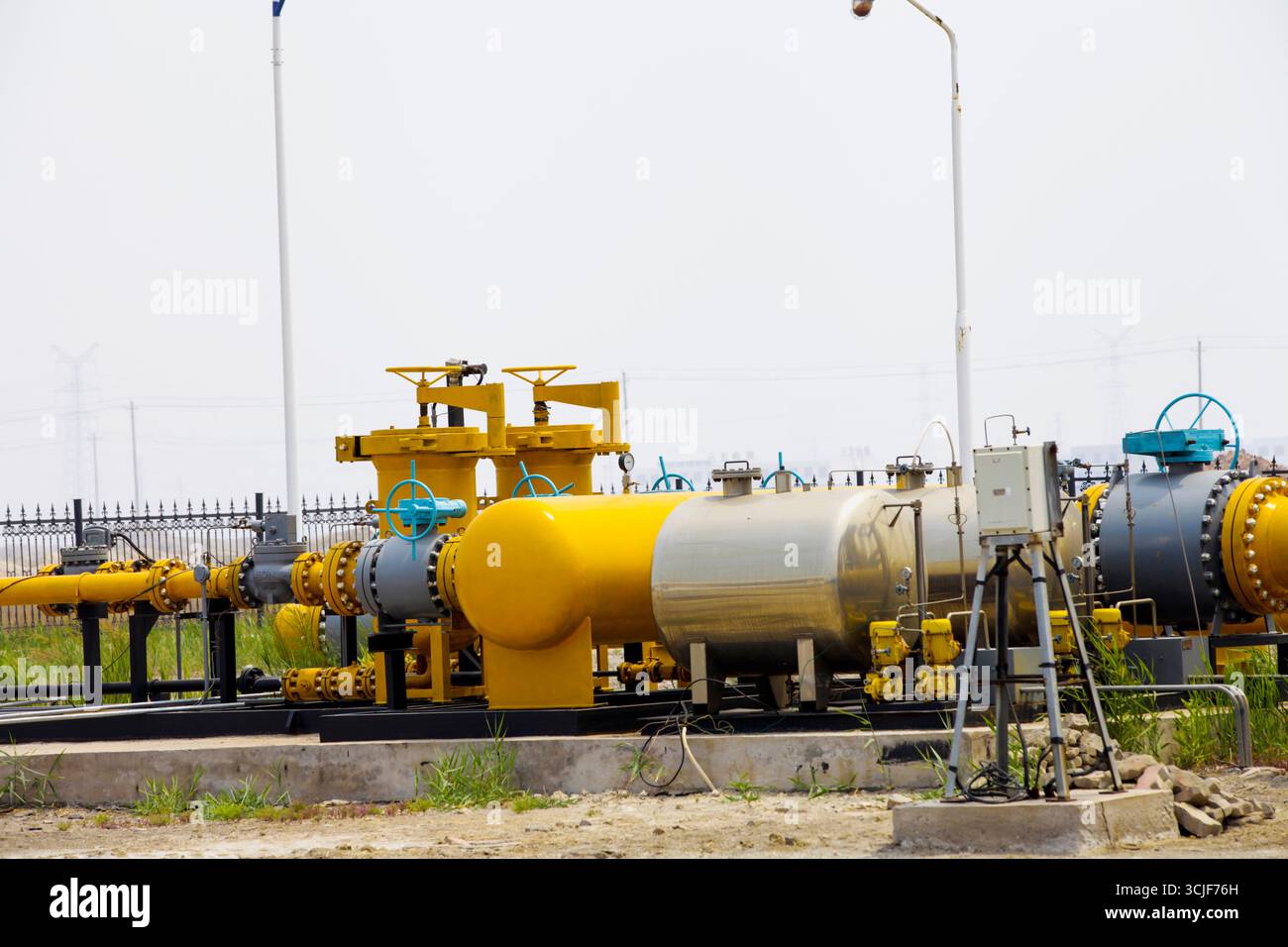 Attrezzature e tubazioni per giacimenti petroliferi Foto Stock