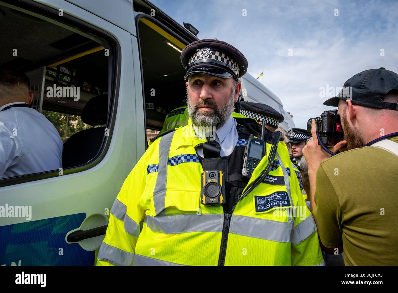 Poliziotto alla Palestina Action Protestation at Parliament Square, Londra, Inghilterra, Regno Unito, 06/09/2025 Foto Stock