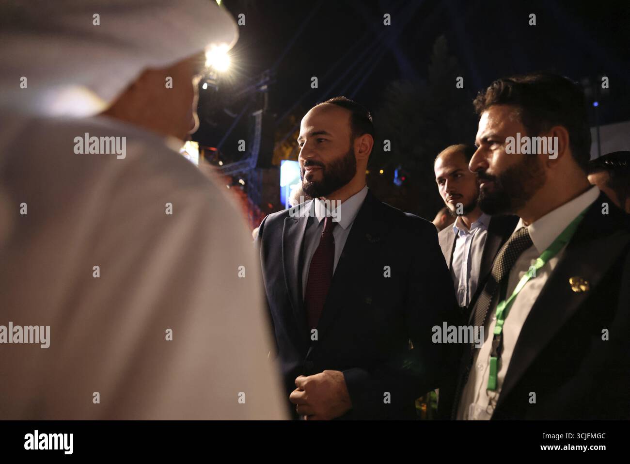 Il governatore di Aleppo Azzam Gharib ha preso parte alla cerimonia della Cittadella di Damasco, dove il presidente Ahmed al-Sharaa, insieme a funzionari e ambasciatori, ha lanciato Foto Stock