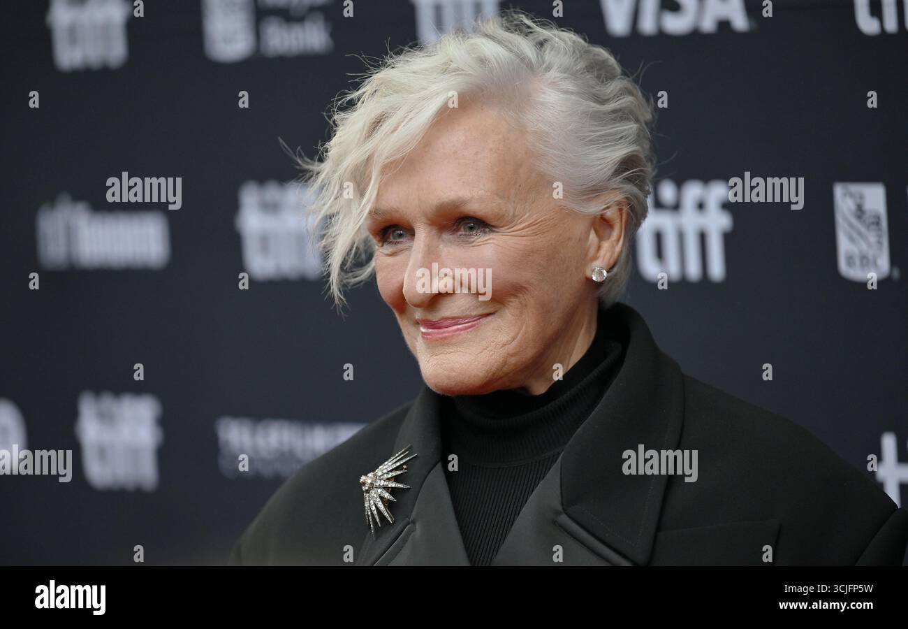 Toronto, Canada. 6 settembre 2025. Glenn Close partecipa alla prima mondiale di "Wake Up Dead Man: A Knives Out Mystery" durante il Toronto International Film Festival al Princess of Wales Theatre di Toronto, Canada, sabato 6 settembre 2025. Quest'anno, il festival festeggia la sua 50a edizione e presenta 291 film provenienti da tutto il mondo. Foto di Chris Chew/UPI credito: UPI/Alamy Live News Foto Stock