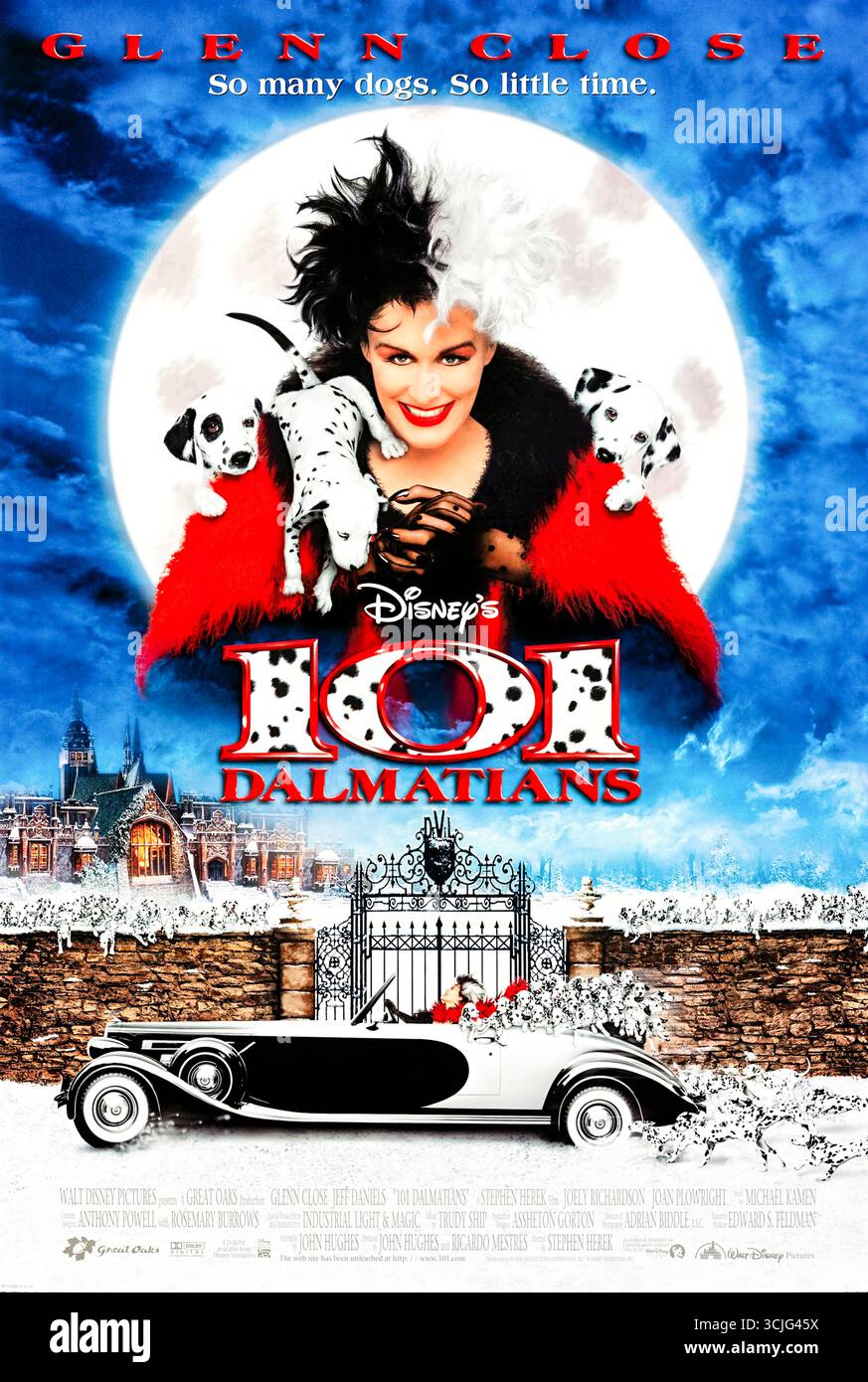 101 Dalmatians (1996) diretto da Stephen Herek e interpretato da Glenn Close, Jeff Daniels e Joely Richardson. Cruella de Vil fa di tutto per catturare una cucciolata di cuccioli dalmati per un cappotto di pelliccia, ma è superata a ogni curva. Fotografia di un poster originale del 1996 USA a un foglio SOLO PER USO EDITORIALE. Crediti: BFA / Walt Disney Pictures Foto Stock