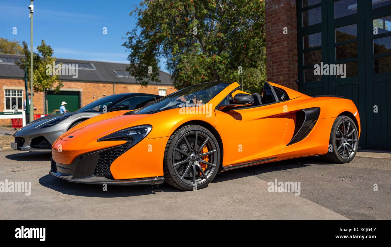 2014 McLaren 650S Spider, in mostra al Bicester Motion Scamble il 25 agosto 2025. Foto Stock