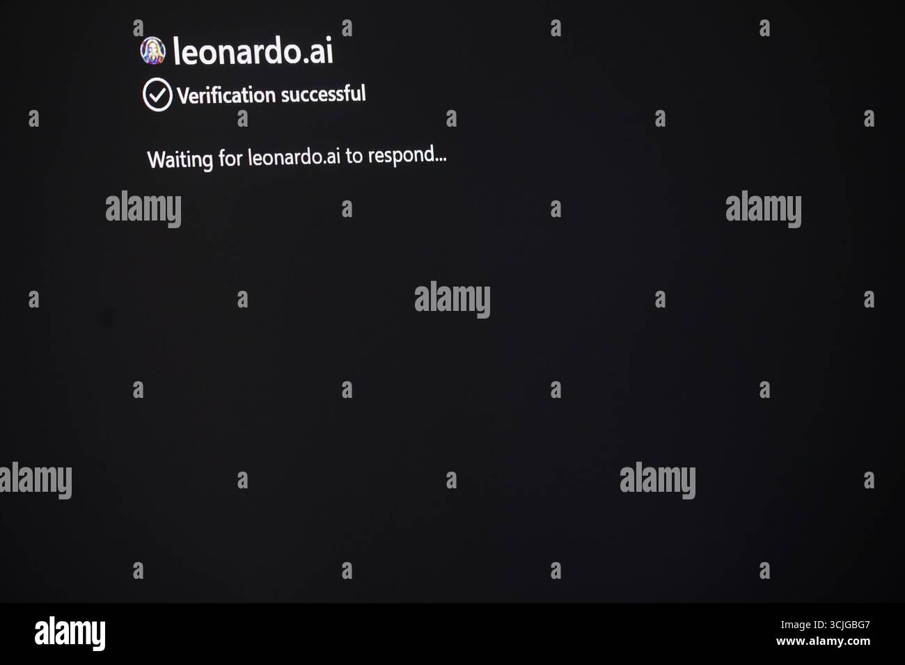 Schermata che visualizza la verifica con successo con "leonardo.ai" ed elementi tecnici Foto Stock