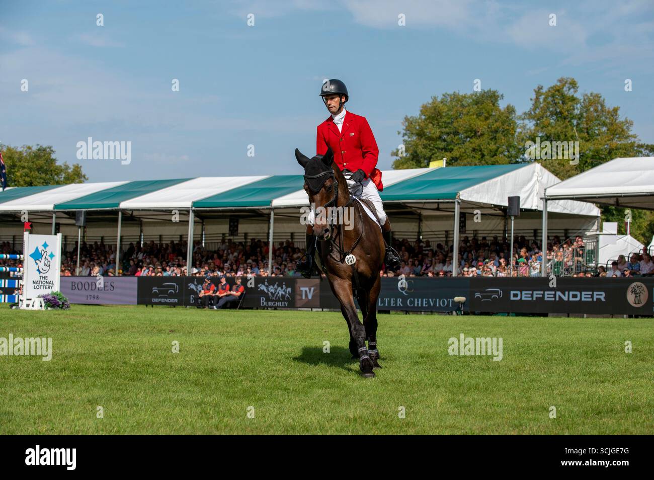 Stamford, Regno Unito. 7 settembre 2025. Harry Meade e et Hop Du Matz rappresentano la Gran Bretagna durante la fase Show Jumping il 4° giorno delle prove a cavallo Defender Burghley del 2025 tenutesi nei terreni di Burghley House a Stamford, Lincolnshire, Inghilterra, Regno Unito. Credito: Jonathan Clarke/Alamy Live News Foto Stock