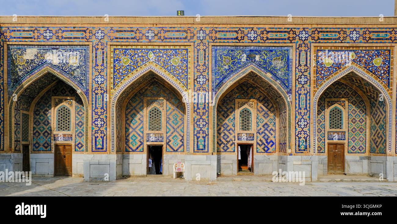 Il Registan era il cuore della città di Samarcanda dell'Impero timuride, ora in Uzbekistan Foto Stock