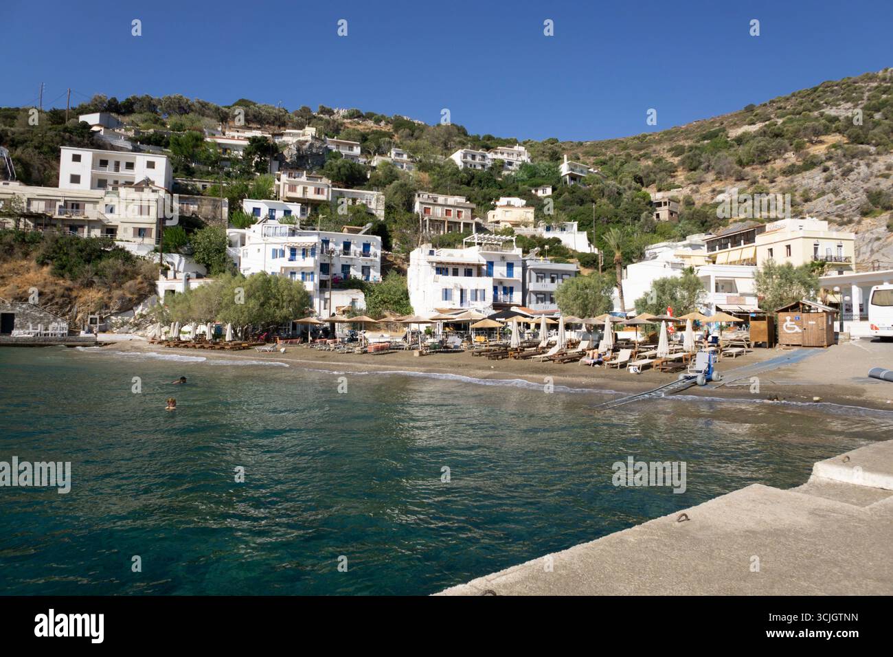 Ikaria è un'isola greca nel Mar Egeo conosciuta per la sua notevole longevità, in quanto è una delle poche zone blu al mondo, e la sua indipendenza Foto Stock