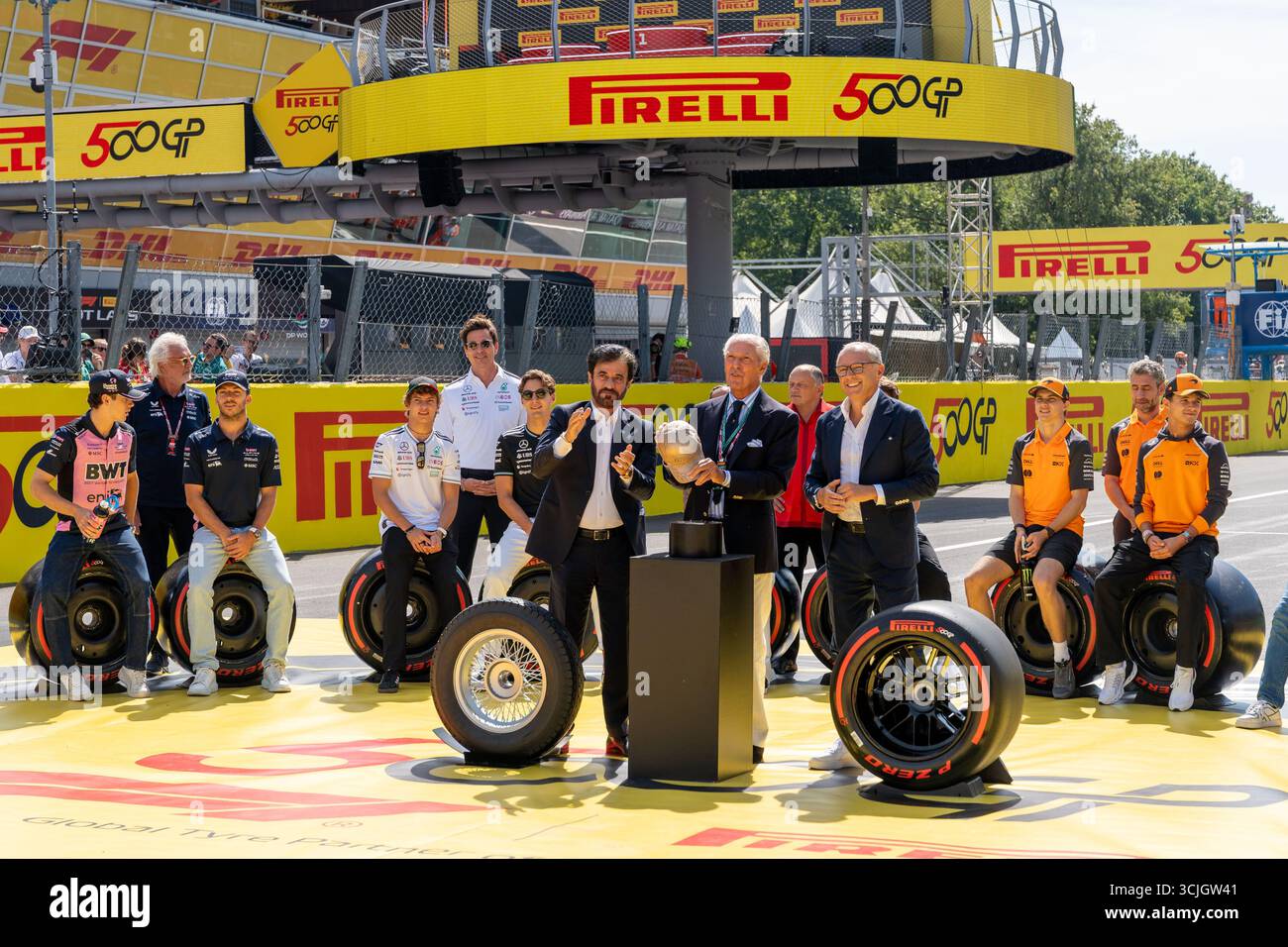 Monza, Italien. 7 settembre 2025. F1 Monza Pirelli 500. GP ITA, Formel 1 Weltmeisterschaft, Grand Prix von Italian, autodromo Nazionale Monza, Race Day, Fahrerparade, Saison 2025, 07.09.2025 foto: Eibner-Pressefoto/Marcel Fischer credito: dpa/Alamy Live News Foto Stock