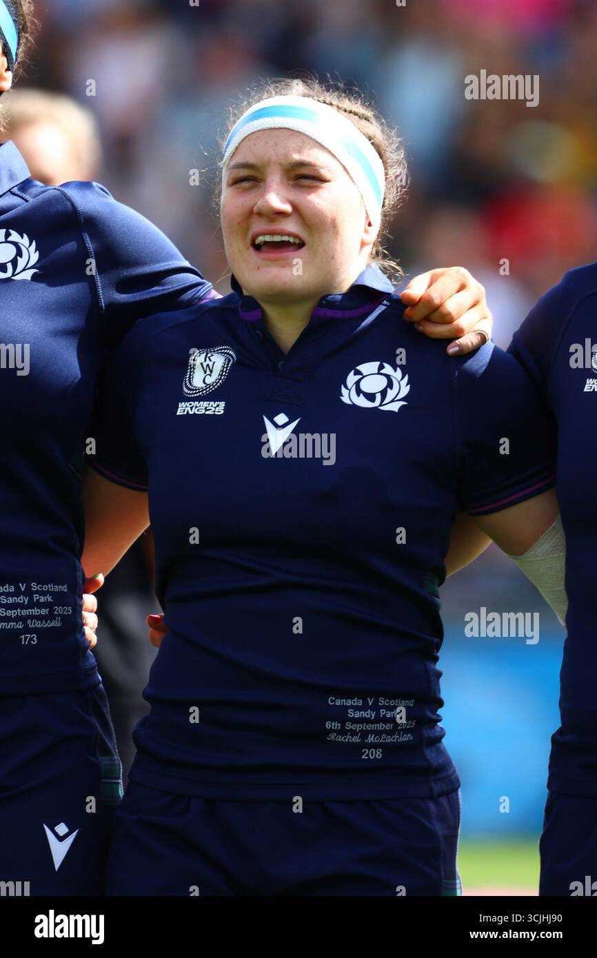 Exeter, Devon, Regno Unito. 6 settembre 2025. Women's Rugby World Cup Pool B: Canada contro Scozia a Sandy Park, Exeter. Nella foto: L'inno scozzese degli Unicorns 7 RACHEL MCLACHLAN. Crediti: Nidpor/Alamy Live News Foto Stock