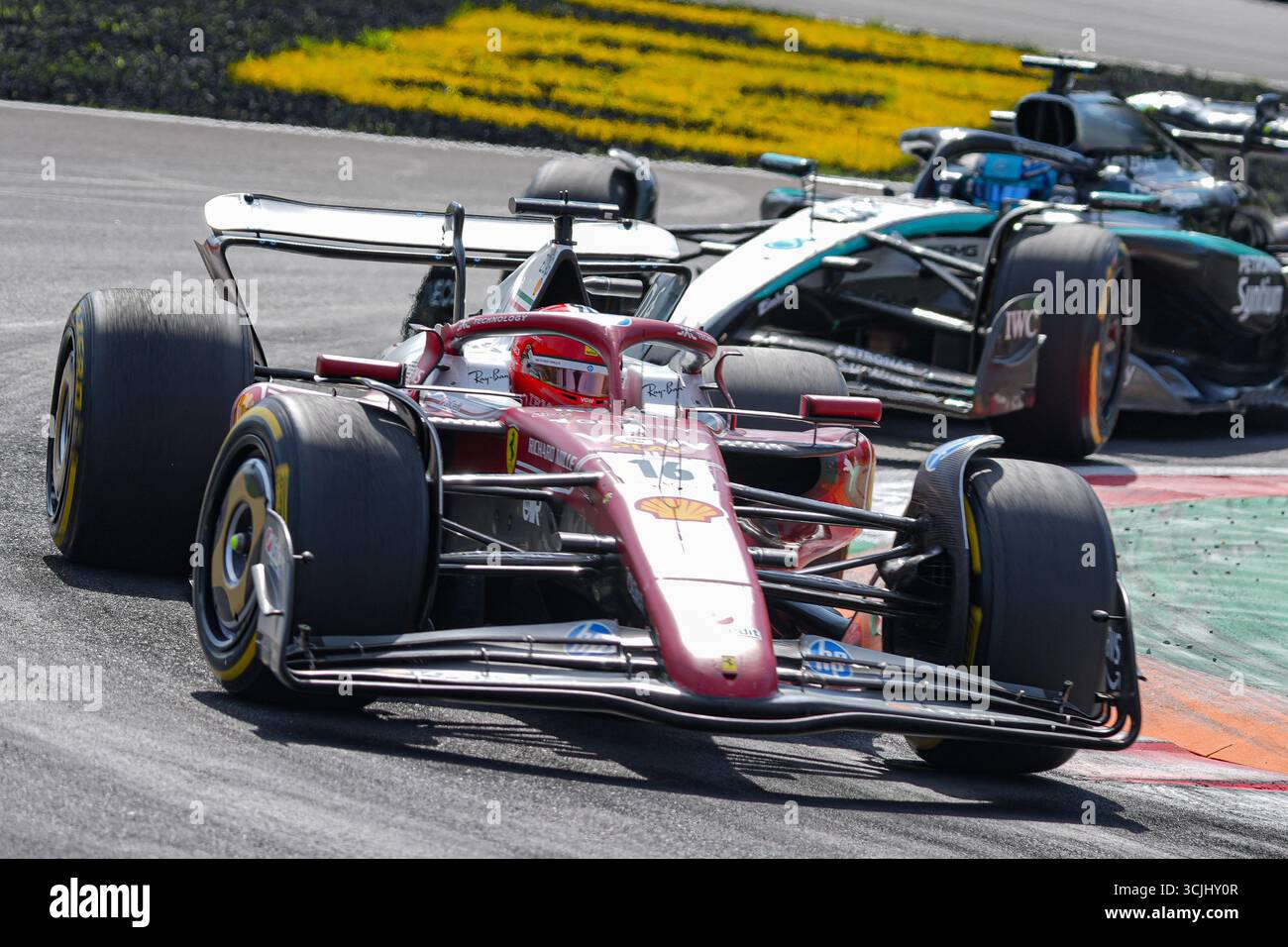 Monza, Italia. 7 settembre 2025. Charles Leclerc di Monaco alla guida della (16) Scuderia Ferrari HP SF-25 durante la gara della Formula 1 PIRELLI Gran Premio d'Italia 2025, 16° round del Campionato del mondo FIA di Formula 1 2025, 7 settembre 2025 sull'autodromo Nazionale Monza, a Monza, Italia. Crediti: Luca Rossini/Alamy Live News crediti: Luca Rossini/Alamy Live News Foto Stock