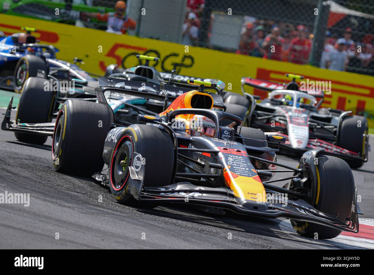 Monza, Italia. 7 settembre 2025. Yuki Tsunoda del Giappone alla guida della (22) Oracle Red Bull Racing RB21 durante la gara della Formula 1 PIRELLI Gran Premio d'Italia 2025, 16° round del Campionato del mondo FIA di Formula 1 2025, 7 settembre 2025 sull'autodromo Nazionale Monza, a Monza, Italia. Crediti: Luca Rossini/Alamy Live News crediti: Luca Rossini/Alamy Live News Foto Stock