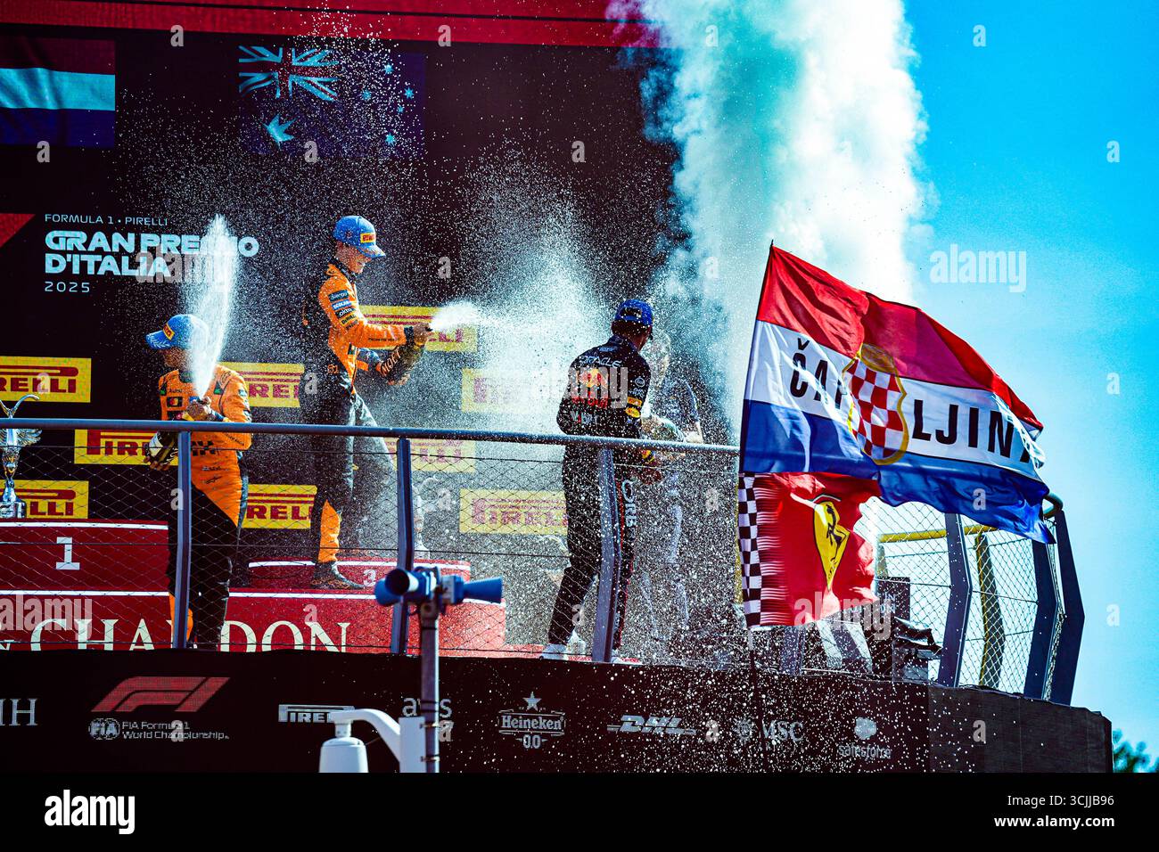 Monza, Italia. 7 settembre 2025. Podio della gara durante la Formula 1 Pirelli Gran Premio d'Italia 2025 sul circuito di Monza, Lombardia, Italia, dal 6 al 9 settembre 2025. 16° round del Campionato del mondo di Formula 1 FIA 2025. Crediti: Alessio De Marco | Avens-Images.com/Alamy Live News Foto Stock