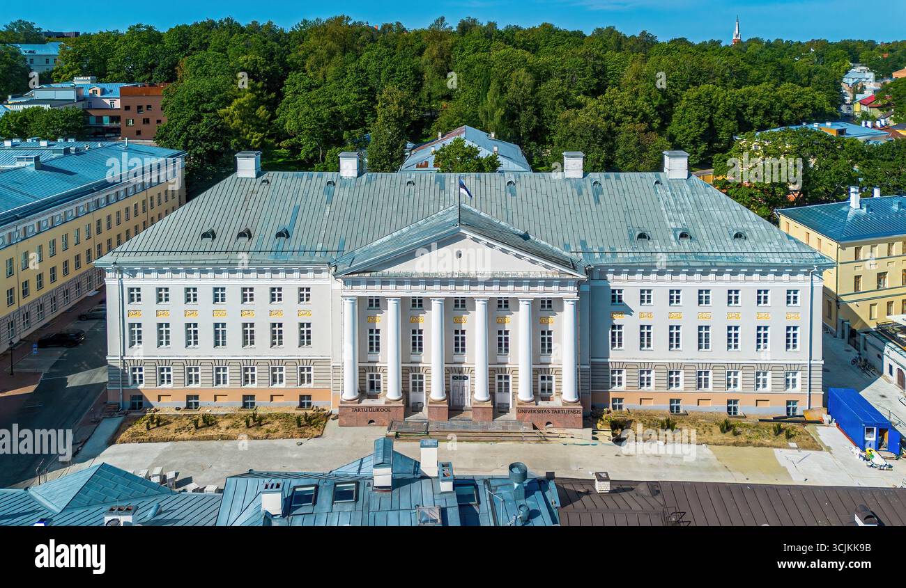 Veduta aerea dell'edificio principale dell'Università di Tartu in Estonia Foto Stock
