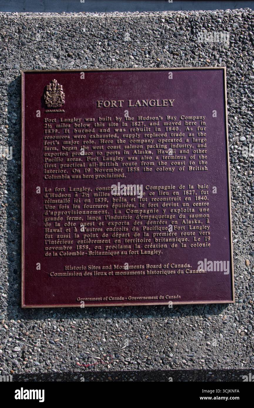 Targa di storia presso il sito storico nazionale di Fort Langley a Langley, British Columbia, Canada Foto Stock