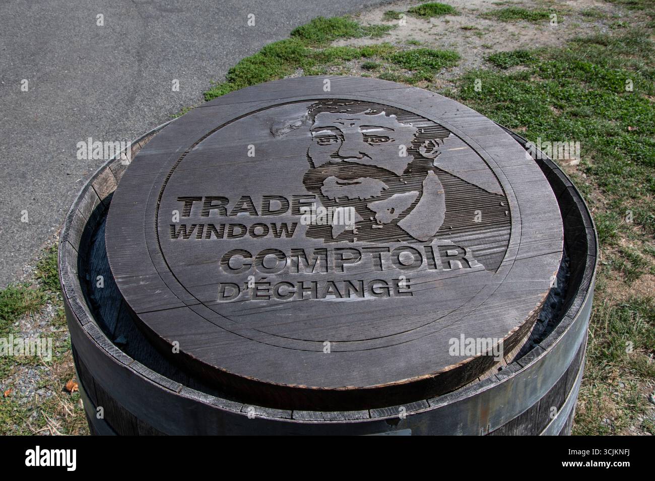 Cartellino vetrina su un coperchio a botte presso il sito storico nazionale di Fort Langley a Langley, British Columbia, Canada Foto Stock