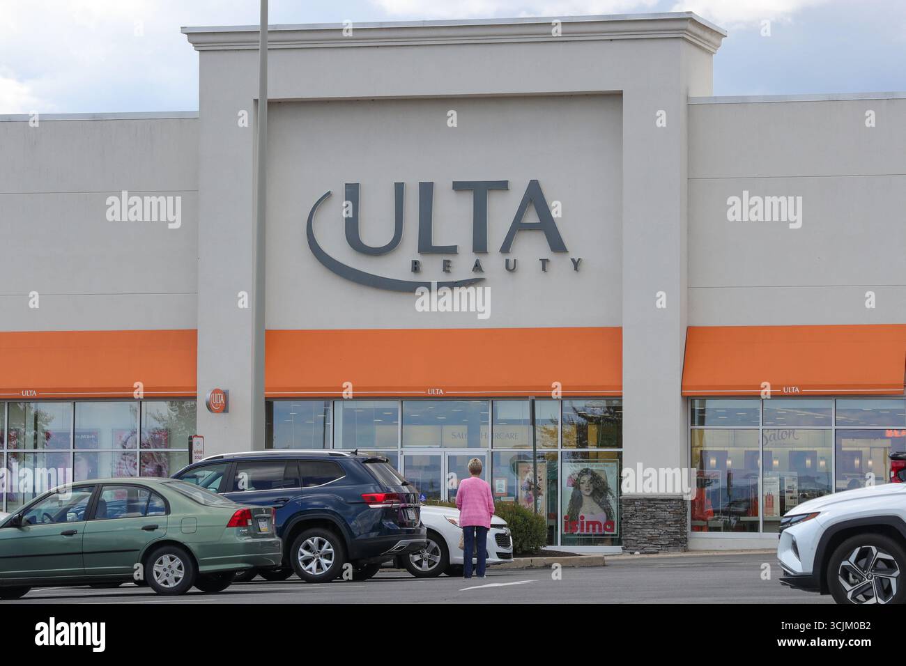 Muncy, Stati Uniti. 7 settembre 2025. Il logo Ulta Beauty è visibile all'esterno del suo negozio presso il Lycoming Crossing Shopping Center. Credito: SOPA Images Limited/Alamy Live News Foto Stock