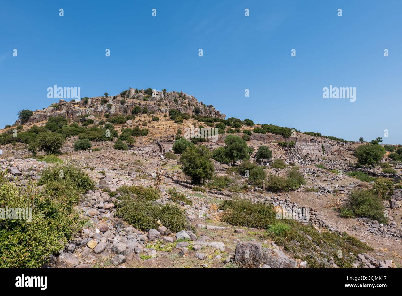 Teatro Assos, antico sito archeologico greco situato in Turchia, affacciato sul Mar Egeo. Assos è famosa per l'Accademia di Assos, dove Ari Foto Stock