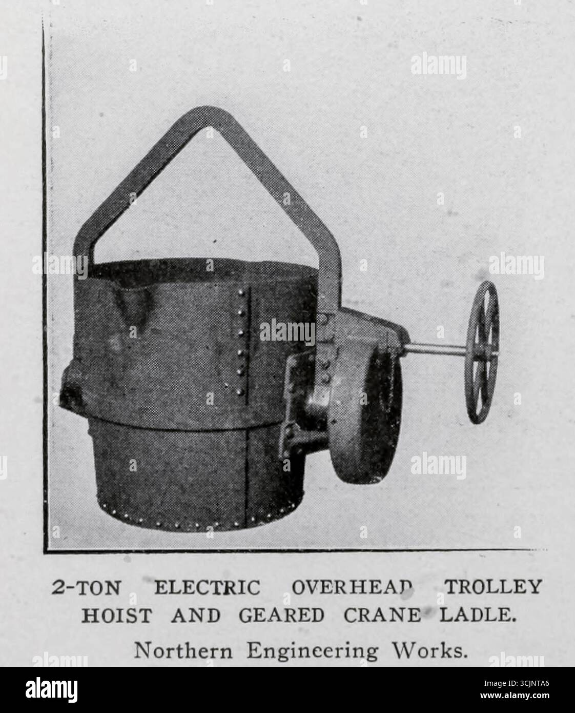 PARANCO A CARRELLO ELETTRICO OVERHEAP DA 2 TONNELLATE E MESTOLO PER GRU A INGRANAGGI. Northern Engineering lavora a partire dall'articolo MACCHINARI PER IL RISPARMIO DI MANODOPERA NELLE OPERAZIONI DI FONDERIA. Del dottor R. Moldenke. Dalla rivista Engineering dedicata al progresso industriale volume XXVI ottobre 1903 - marzo 1904 The Engineering Magazine Co Foto Stock