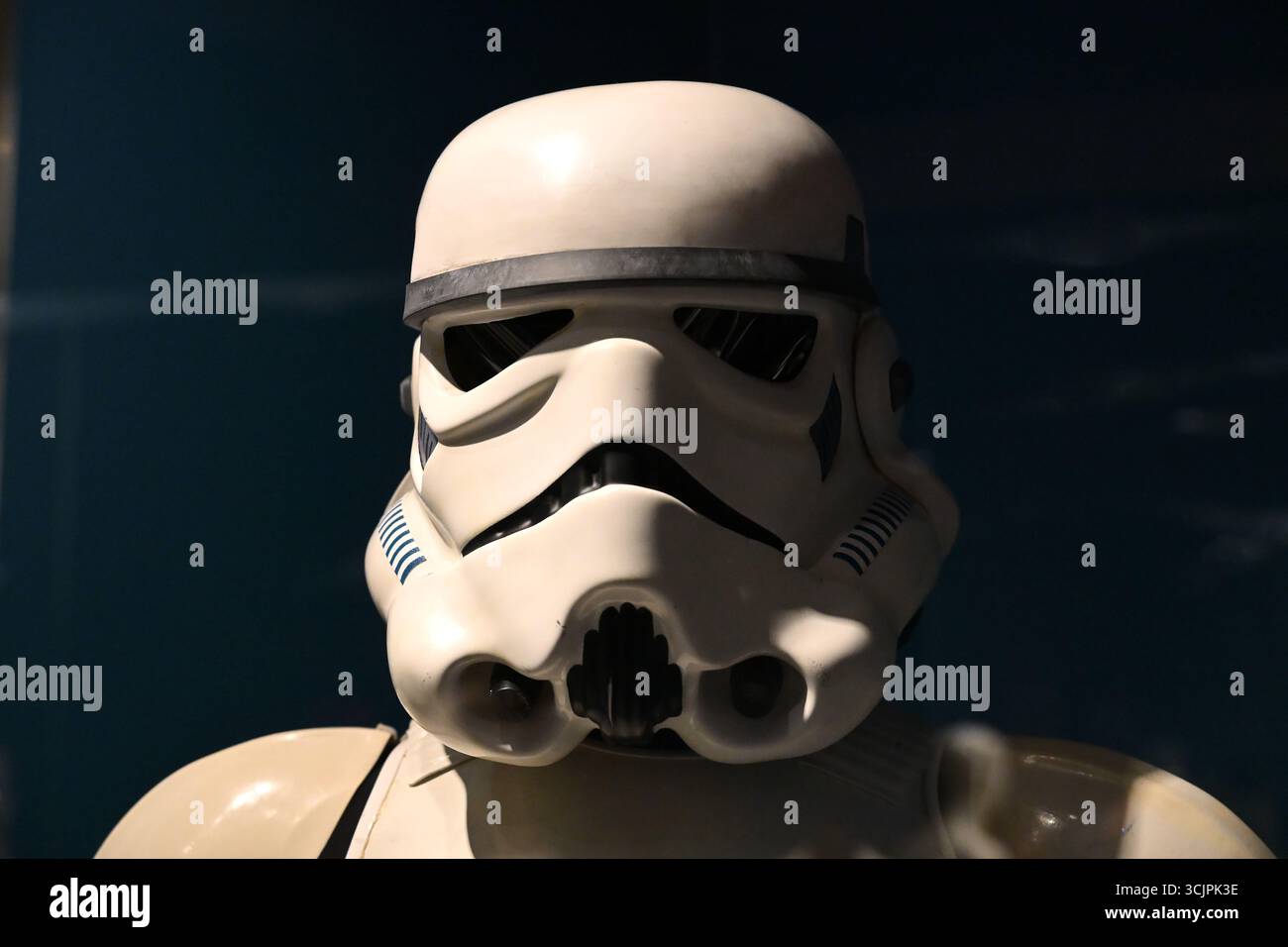 Costume da Stormtrooper indossato nella trilogia originale di Star Wars 1977-83 - Victoria and Albert Museum South Kensington - Londra Foto Stock
