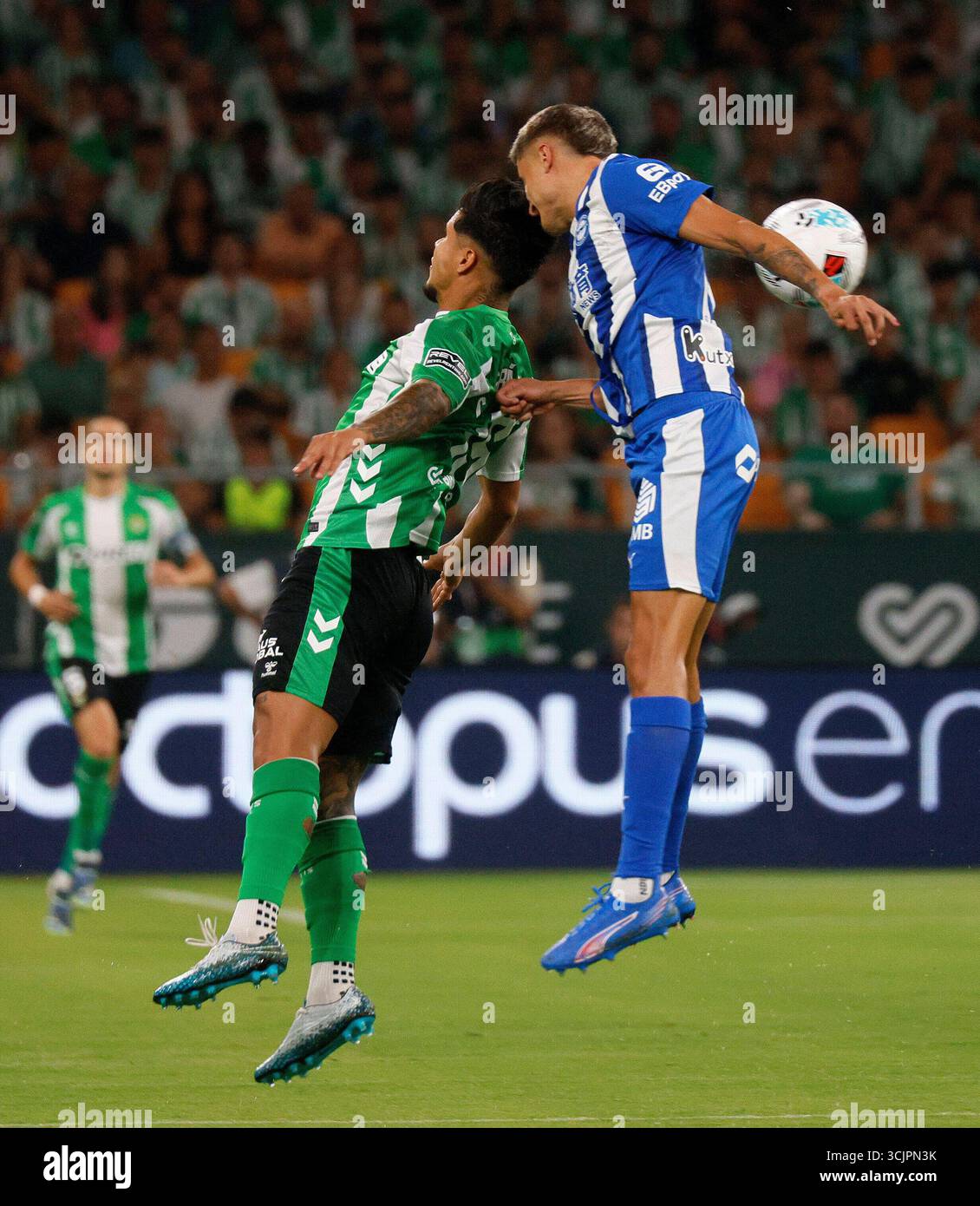 Siviglia, 22 agosto 2025. Il secondo giorno della EA Sports League si è giocato allo stadio la Cartuja tra il Real Betis e il Deportivo Alavés, con il punteggio di 1-0 a favore del Betis. Foto: Manuel Gómez. SEGN. ARCHSEV. Crediti: Album / Archivo ABC / Manuel Gómez Foto Stock