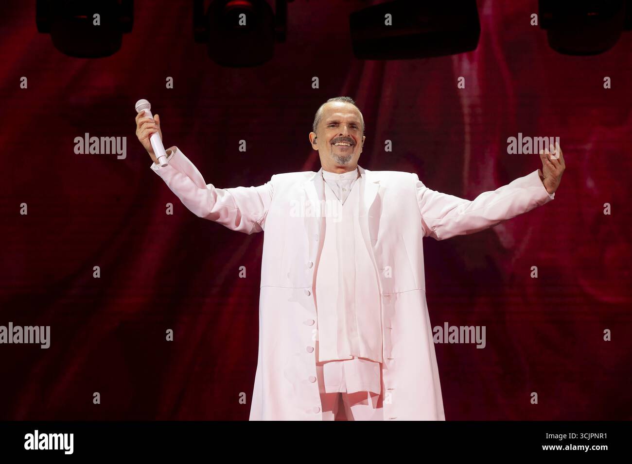 Madrid, 1 luglio 2025. Concerto di Miguel Bosé alla Movistar Arena. Foto: Ángel de Antonio. Arcicc. Crediti: Album / Archivo ABC / Ángel de Antonio Foto Stock