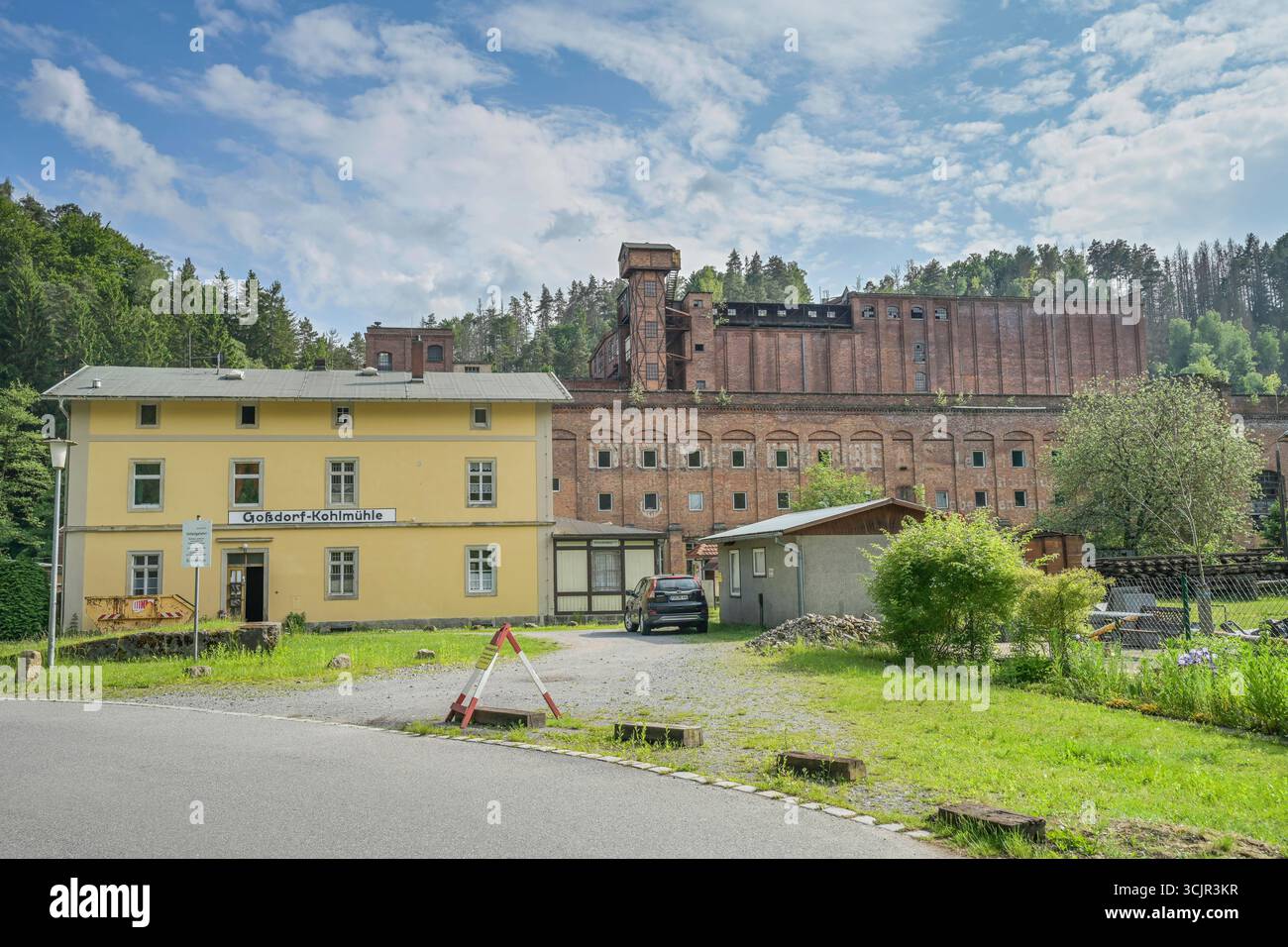 Stillgelegtes Linoleumwerk Kohlmühle, Landkreis Sächsische Schweiz-Osterzgebirge, Sachsen, Deutschland *** Unesed linoleum Plant Kohlmühle, distretto della Svizzera sassone Osterzgebirge, Sassonia, Germania Foto Stock