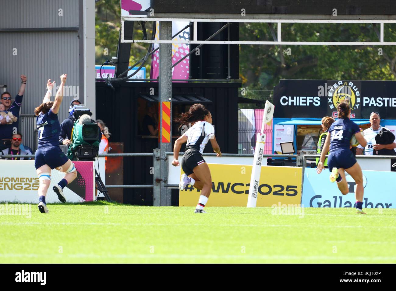 Exeter, Devon, Regno Unito. 6 settembre 2025. Women's Rugby World Cup Pool B: Canada contro Scozia a Sandy Park, Exeter. Nella foto: Scotland 14 RHONA LLOYD corre per fare una prova. Crediti: Nidpor/Alamy Live News Foto Stock