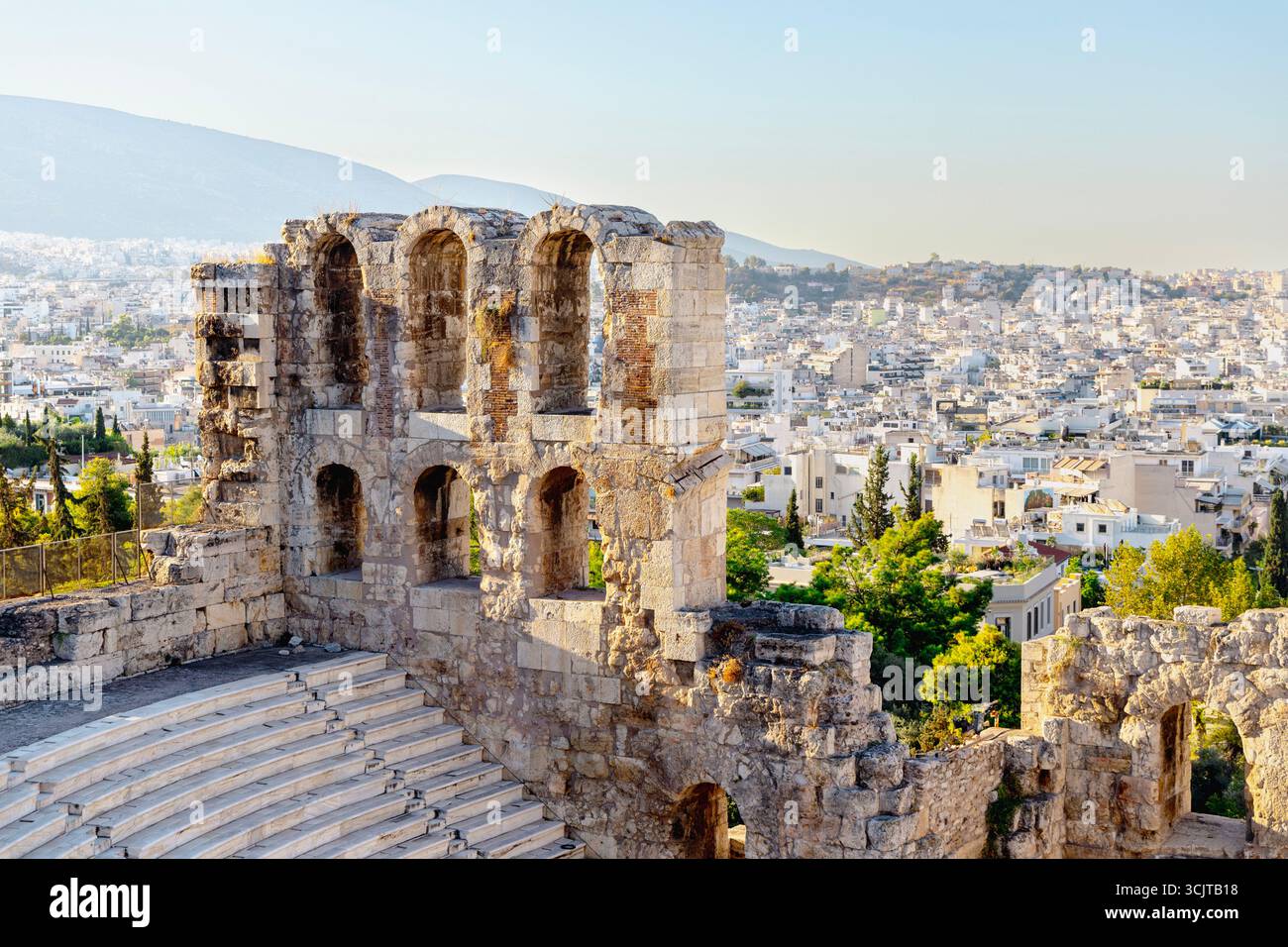Odeon di Erode Attico del II secolo, teatro romano e sede di eventi presso l'Acropoli, Atene, Grecia Foto Stock
