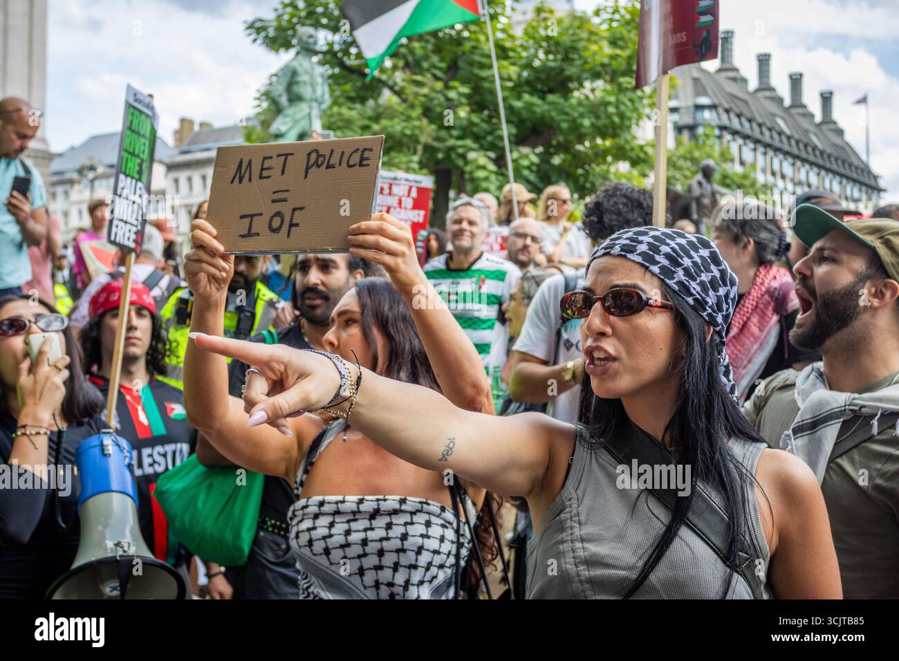 Difendere le nostre giurie ha organizzato una grande manifestazione in Piazza del Parlamento, chiedendo al governo di porre fine alla sua proscrizione di azione palestinese. Foto Stock