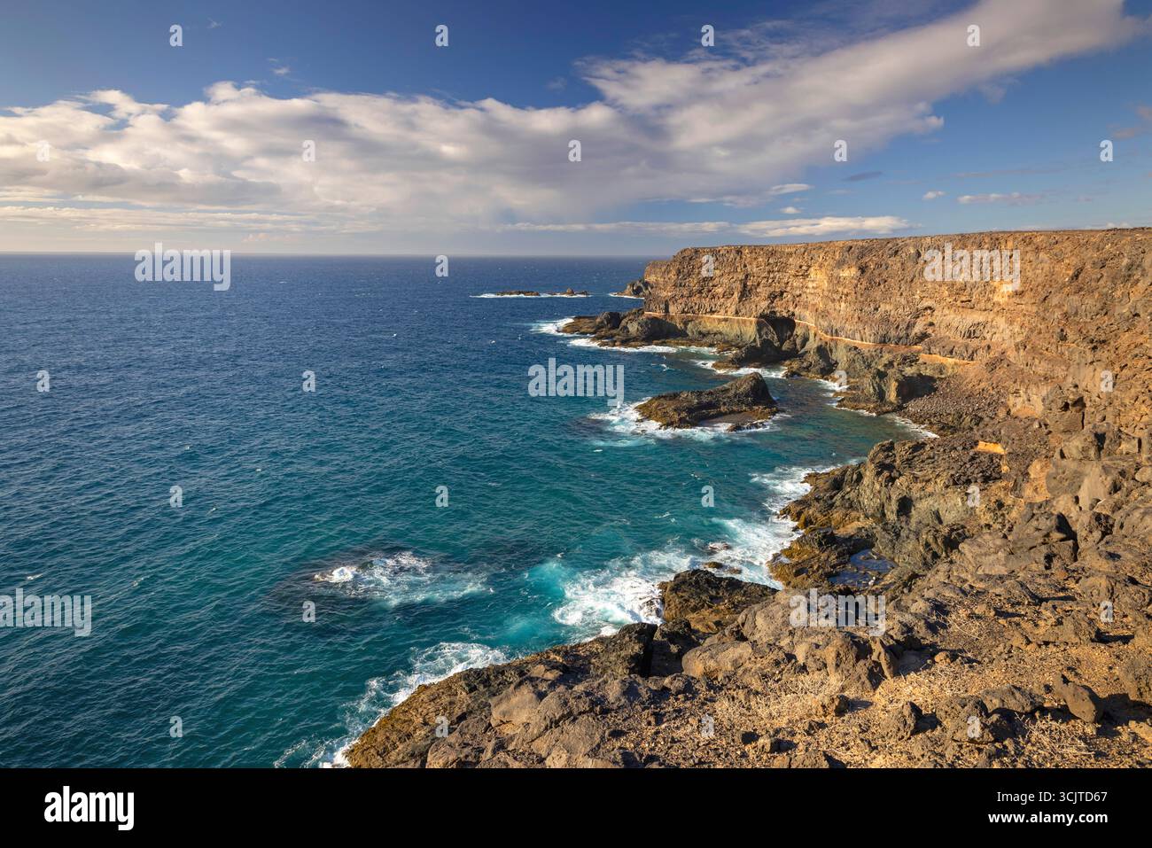 Costa ripida sull'Atlantico, Isole Canarie, Fuerteventura, Tindaya, Jable de Tebeto Foto Stock