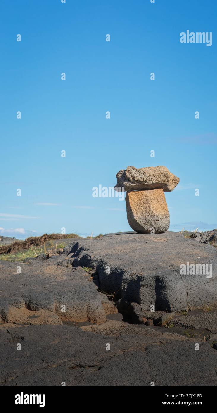 Ponte tra continenti, faglia visibile tra le placche nordamericane ed eurasiatiche in Islanda, agosto 2025 Foto Stock