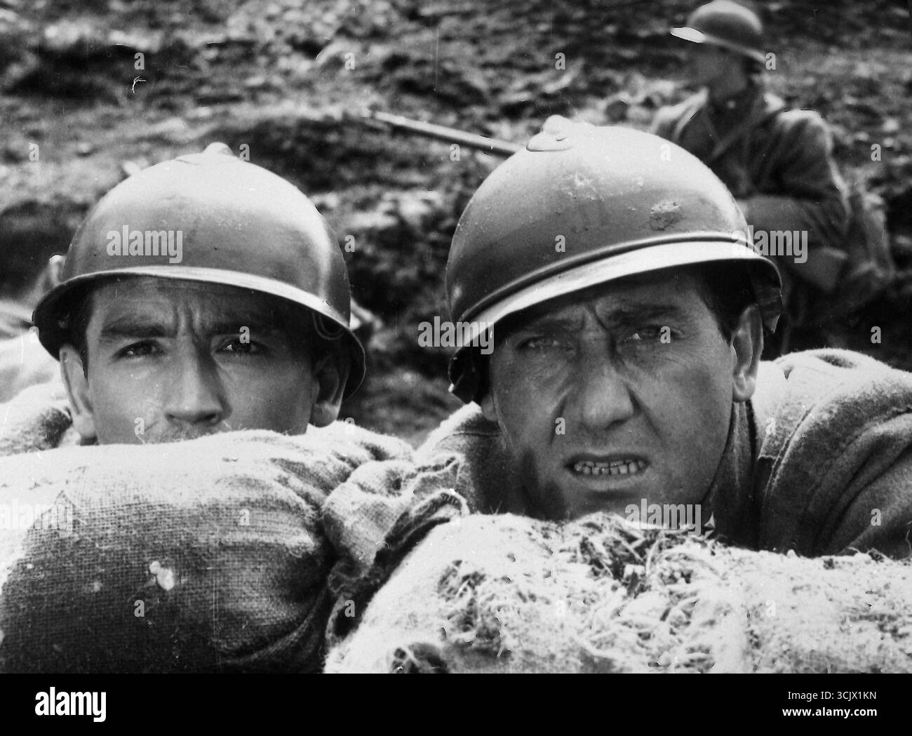 Gli attori italiani Alberto Sordi e Vittorio Gassman nel film la grande Guerra del 1959 Foto Stock