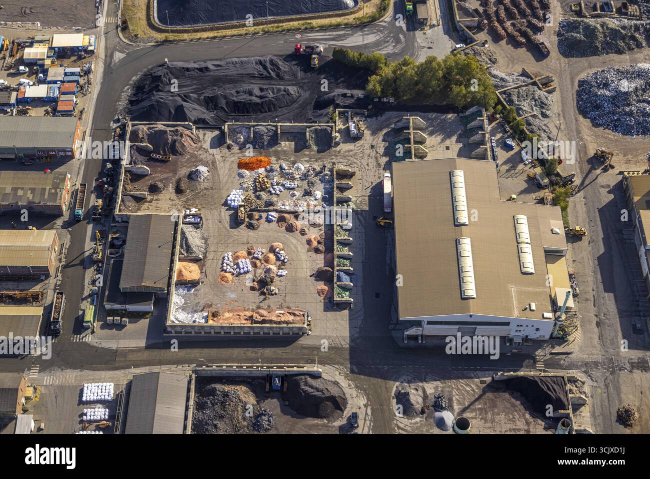 Vista aerea, Aurubis AG fonderia e riciclatore di rame, primo piano, Gahmen, Luenen, zona della Ruhr, Renania settentrionale-Vestfalia, Germania, impianto, architettura Foto Stock