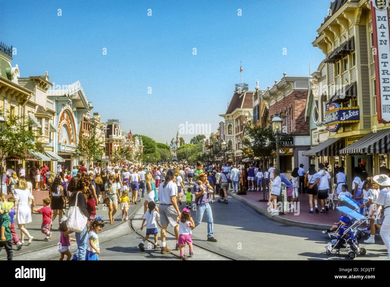 1993 fotografia d'archivio di Main Street U.S.A. a Disneyland ad Anaheim, California. Foto Stock