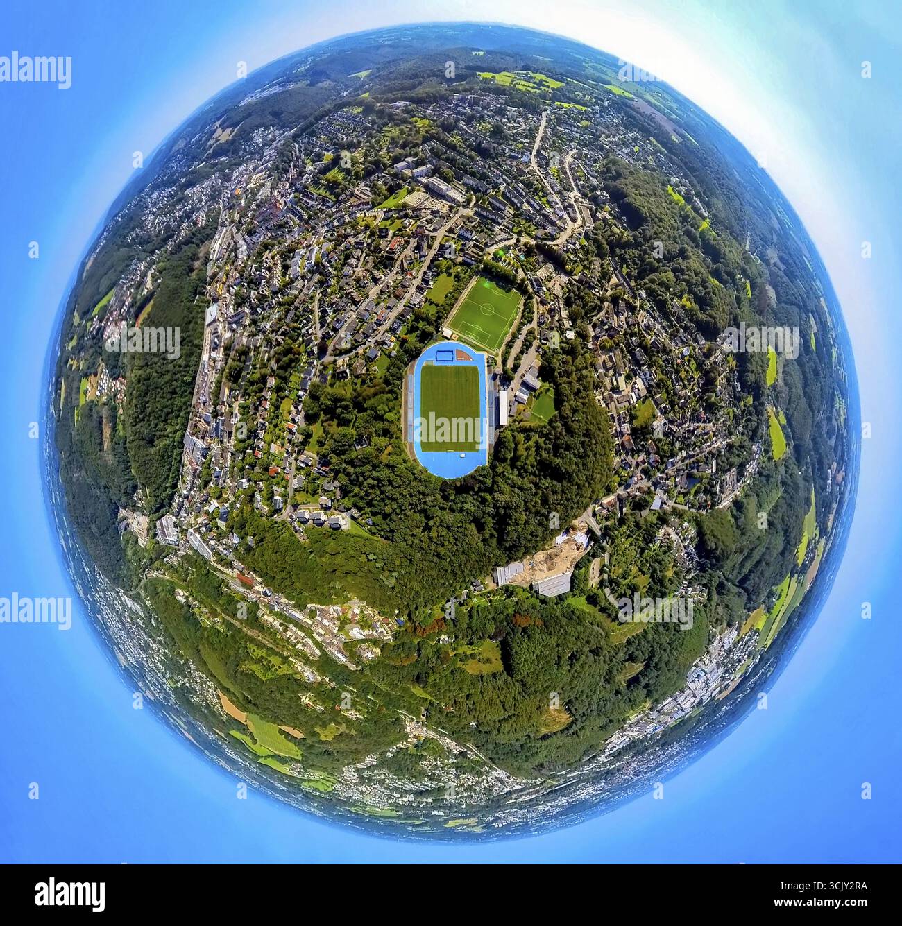 Vista aerea, Bremenstadion con campo adiacente, stadio di calcio e stadio di atletica con pista da corsa blu tu Ennepetal 1911 e.V., Earth Globe, f Foto Stock