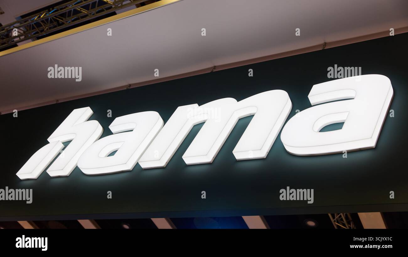 BERLINO, GERMANIA - 7 settembre 2025: Foto del logo del marchio Hama alla fiera IFA dell'elettronica di consumo Foto Stock