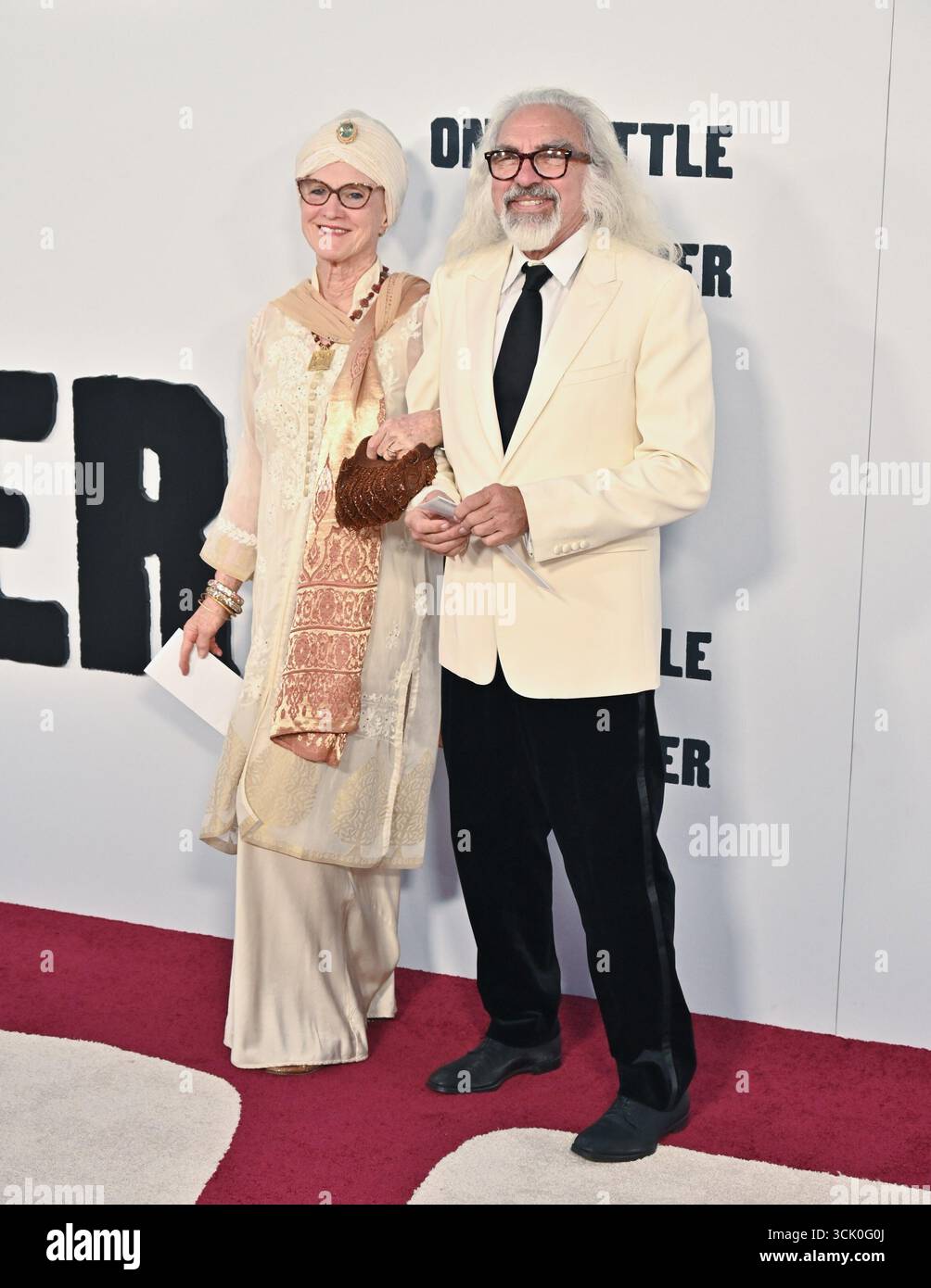Circa l'8 settembre 2025. Irmelin Indenbirken, George DiCaprio agli arrivi per UNA BATTAGLIA DOPO L'ALTRA Premiere, TCL Chinese Theatre, Los Angeles, CA, 08 settembre, 2025. crediti: Michael Mattes/Everett Collection/Alamy Live News Foto Stock