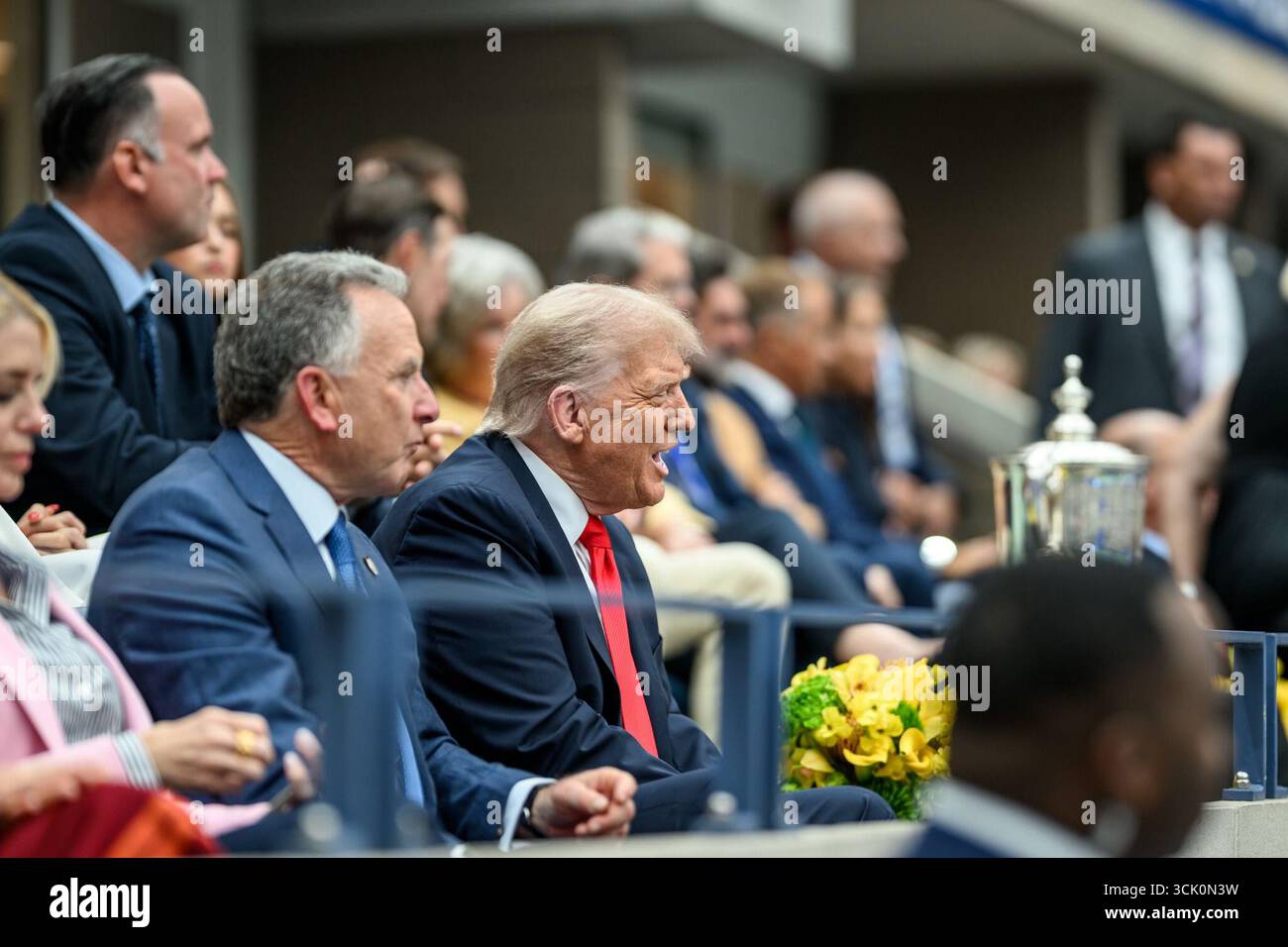 Il presidente Donald J. Trump guarda la finale maschile degli U.S. Open all'Arthur Ashe Stadium di Queens, New York. USTA Billie Jean King National Tennis Center il 7 settembre 2025. Foto Stock
