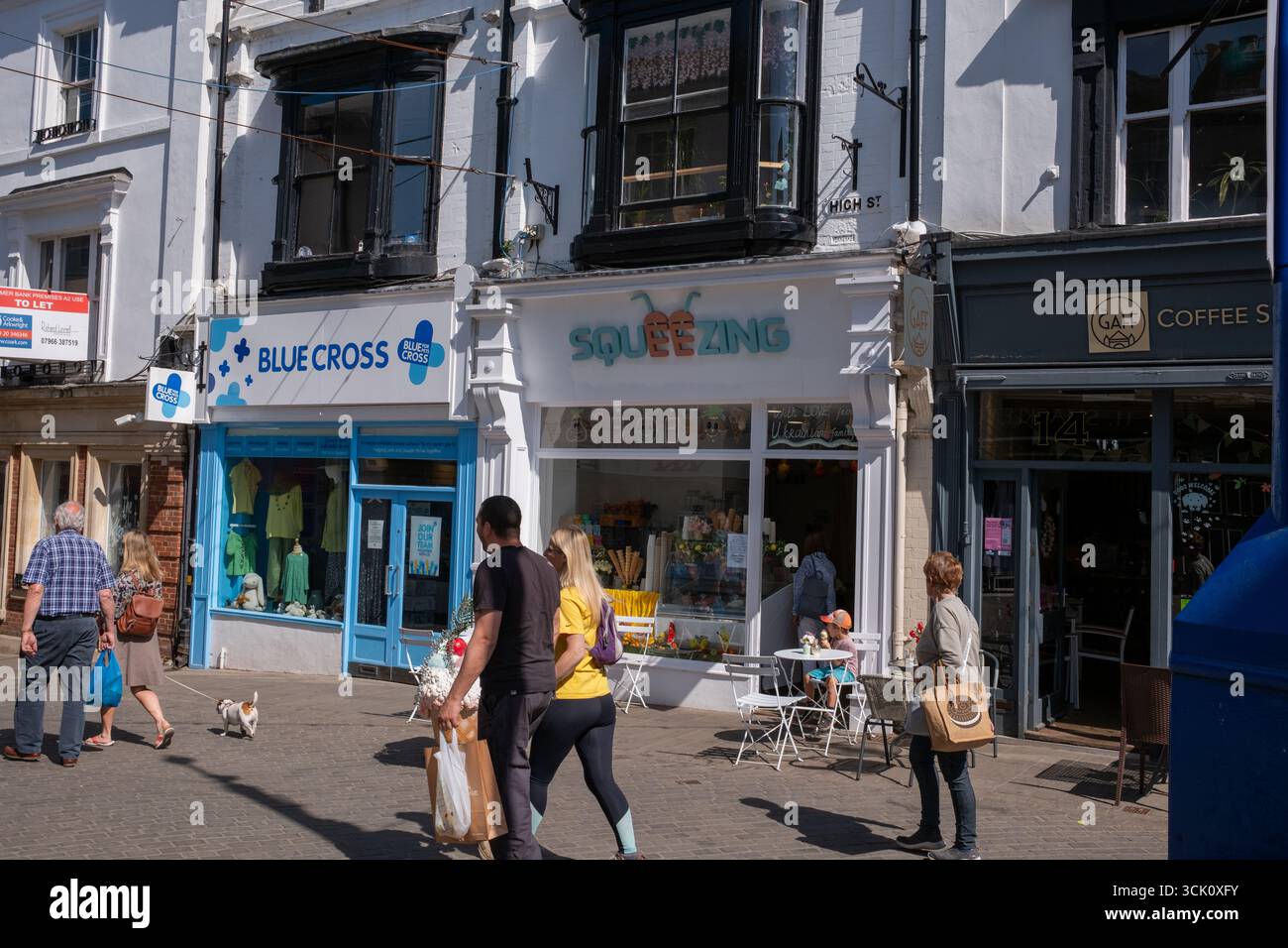 High Street Shops nel centro città di Abergavenny Monmouthshire Galles Regno Unito Foto Stock
