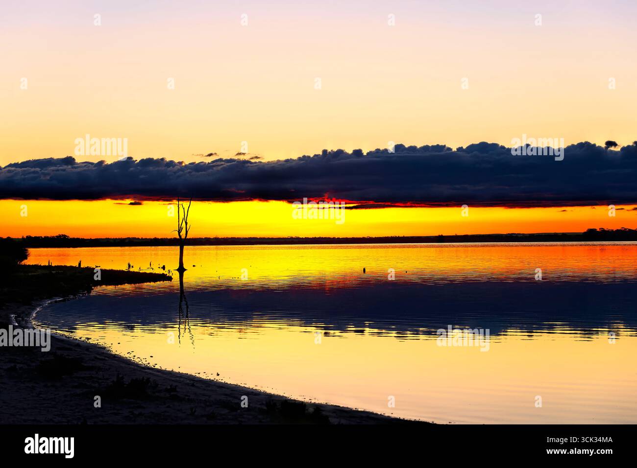Lago Ninan al tramonto, Australia Occidentale Foto Stock